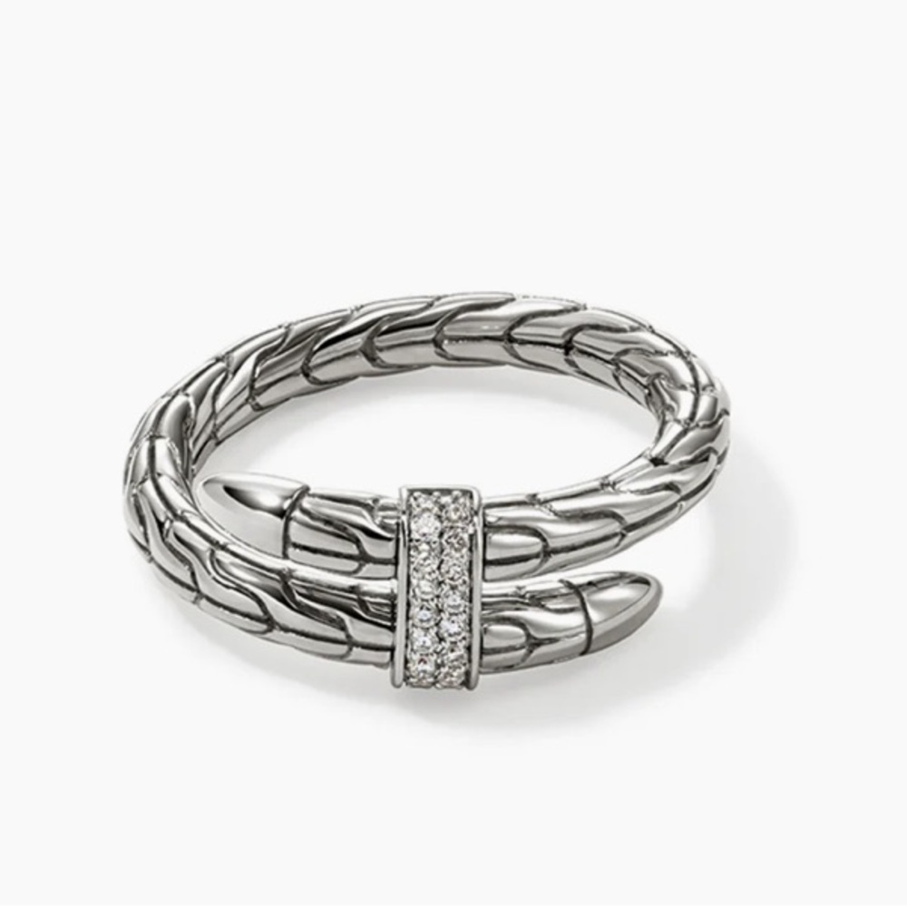 John Hardy Spear Ring Size 7
NWT